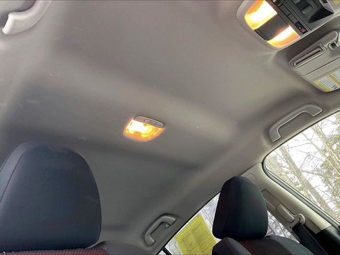 Used 2023 Subaru Crosstrek 2.0i Premium w/ Special Edition image 17