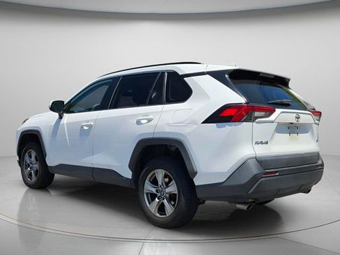 Used 2021 Toyota RAV4 XLE FWD image 9