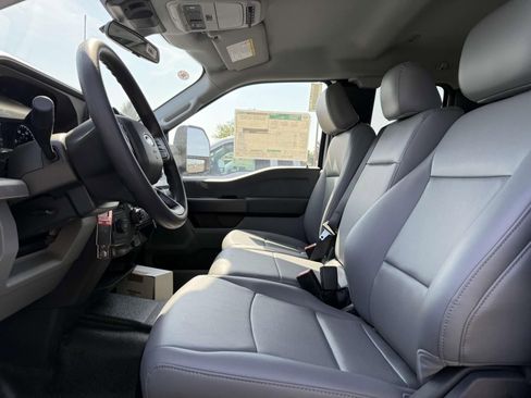 New 2025 Ford F550 4x4 SuperCab Super Duty image 9