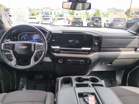 Used 2024 Chevrolet Silverado 1500 LT AWD/4WD image 12