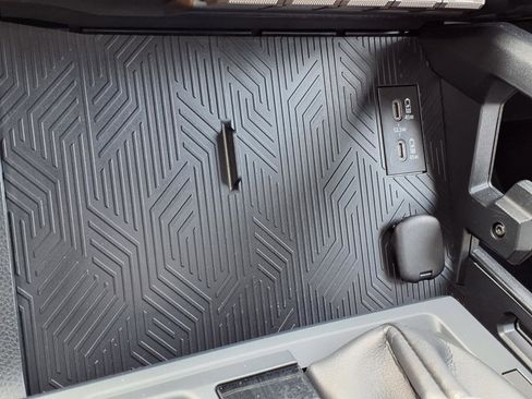 Used 2025 Toyota Tacoma TRD Off-Road image 15