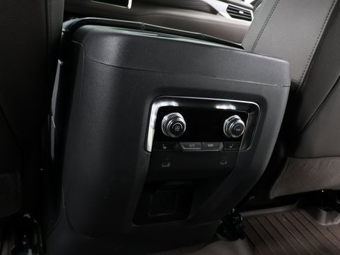Used 2022 GMC Yukon Denali image 22