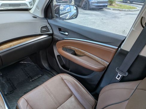 Used 2019 Acura MDX w/ Advance Package FWD image 17