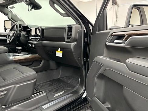 New 2026 GMC Sierra 1500 Elevation w/ LPO, Elevation Black Package image 30