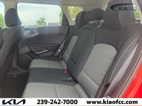 Used 2025 Kia Soul EX FWD image 15