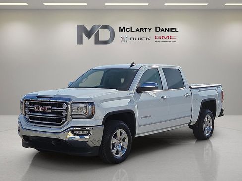 Certified 2017 GMC Sierra 1500 SLT image 2