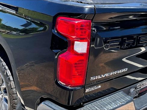 Used 2020 Chevrolet Silverado 1500 LT w/ Convenience Package AWD/4WD image 24