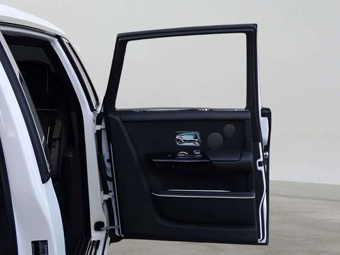 Used 2021 Rolls-Royce Phantom Sedan image 8