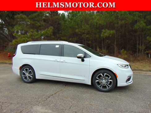 New 2026 Chrysler Pacifica Pinnacle image 15