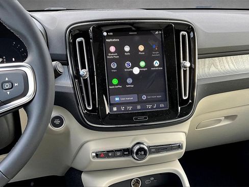 New 2026 Volvo XC40 B5 Ultra w/ Climate Package image 6