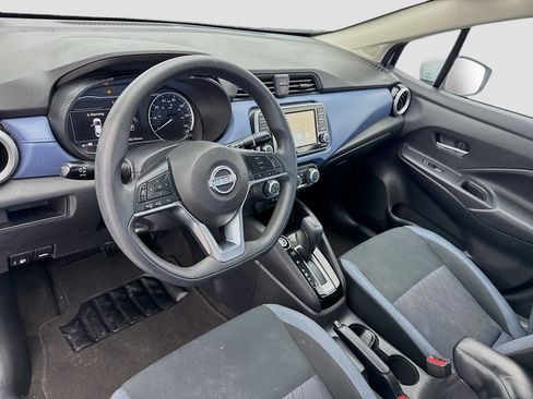 Used 2023 Nissan Versa SV image 7