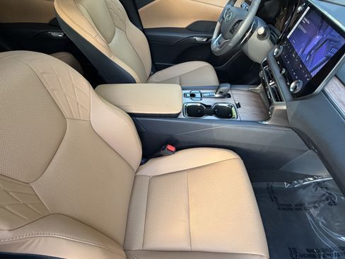 Certified 2025 Lexus RX 350 Premium w/ Accessory Package (Z1) FWD image 42