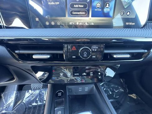 New 2026 Nissan Kicks SR w/ SR Premium Package image 18