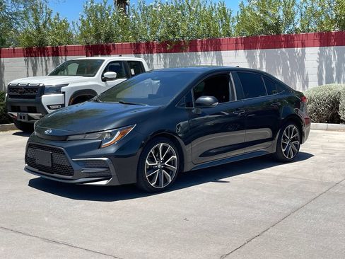 Used 2020 Toyota Corolla XSE FWD image 5