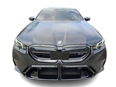 Used 2026 BMW M5 w/ Carbon Package AWD/4WD image 2