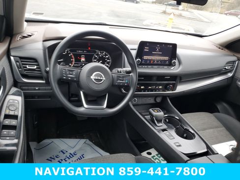 Used 2023 Nissan Rogue SV image 11