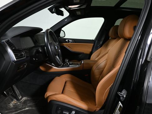 Used 2023 BMW X5 xDrive40i w/ M Sport Package image 3