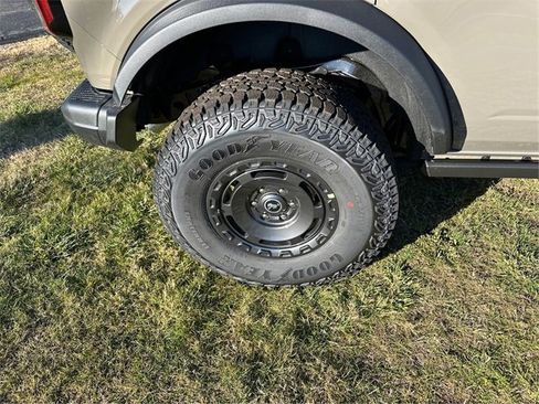 New 2025 Ford Bronco Badlands image 13