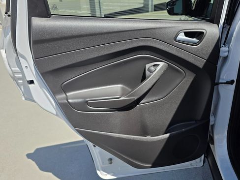 Used 2018 Ford Escape SE w/ SE Sync 3 Package FWD image 16