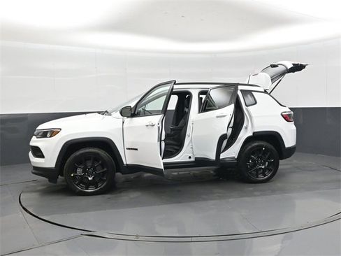 New 2026 Jeep Compass Latitude image 49