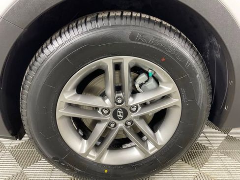 Used 2017 Hyundai Santa Fe Sport FWD image 28