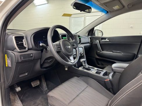 Used 2017 Kia Sportage LX image 12