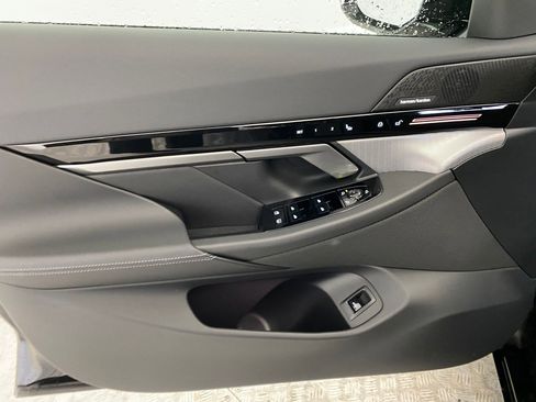 New 2026 BMW 530i xDrive w/ M Sport Package image 11