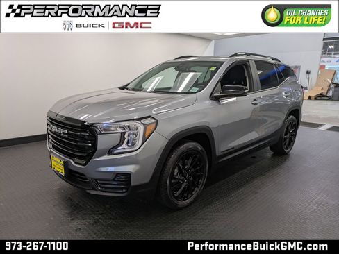 Used 2023 GMC Terrain SLE w/ Driver Convenience Package image 1