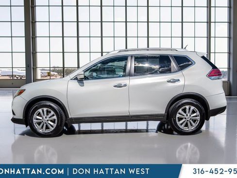 Used 2014 Nissan Rogue SV FWD image 2