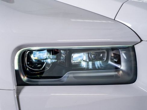 Used 2022 Rolls-Royce Cullinan image 21