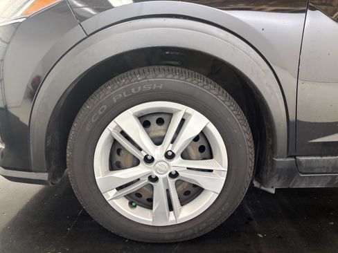 Used 2021 Nissan Kicks S image 28