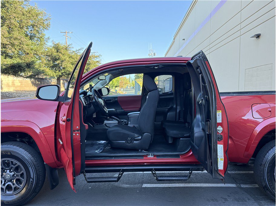 Used 2017 Toyota Tacoma SR5 w/ Tow Package RWD image 27