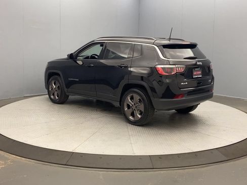 Used 2022 Jeep Compass Latitude AWD/4WD image 3