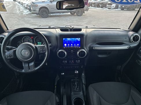 Used 2018 Jeep Wrangler Unlimited Sahara w/ Connectivity Group image 15