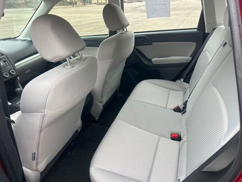 Used 2014 Subaru Forester 2.5i image 7