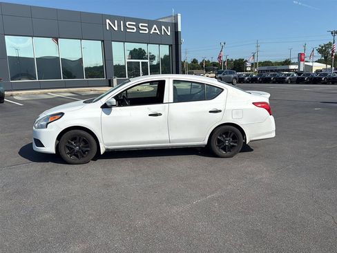Used 2019 Nissan Versa S Plus FWD image 2