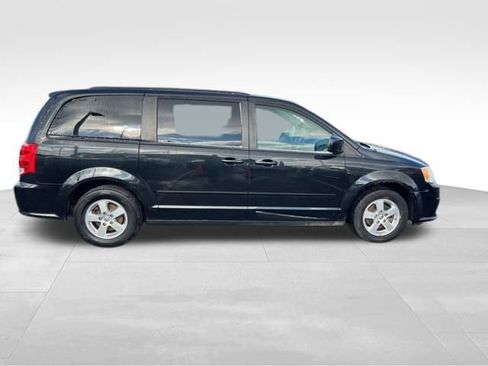 Used 2013 Dodge Grand Caravan SXT w/ Rear Park Assist Pkg image 8