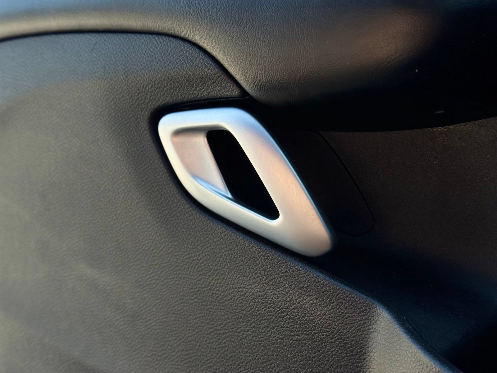 Used 2016 Dodge Challenger R/T RWD image 14