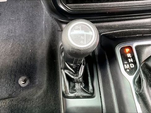 Used 2022 Jeep Gladiator Sport AWD/4WD image 16