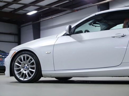 Used 2013 BMW 328i Convertible w/ M Sport Pkg image 24