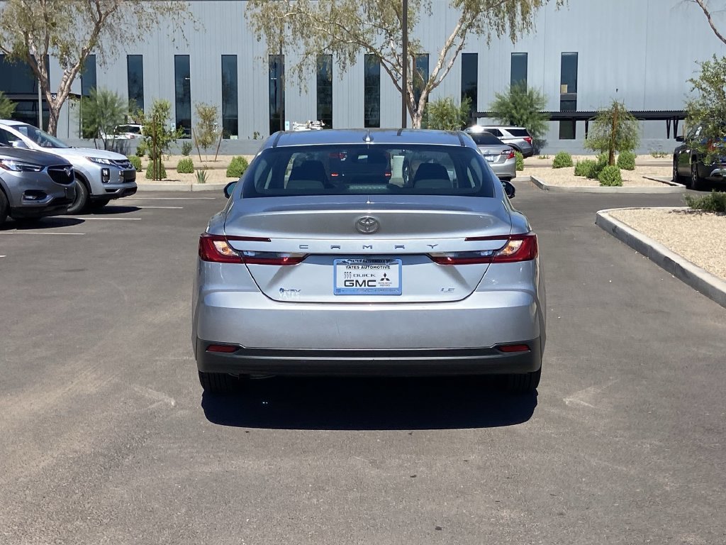 Used 2025 Toyota Camry LE FWD image 5
