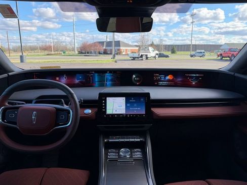 Used 2025 Lincoln Nautilus Black Label image 12