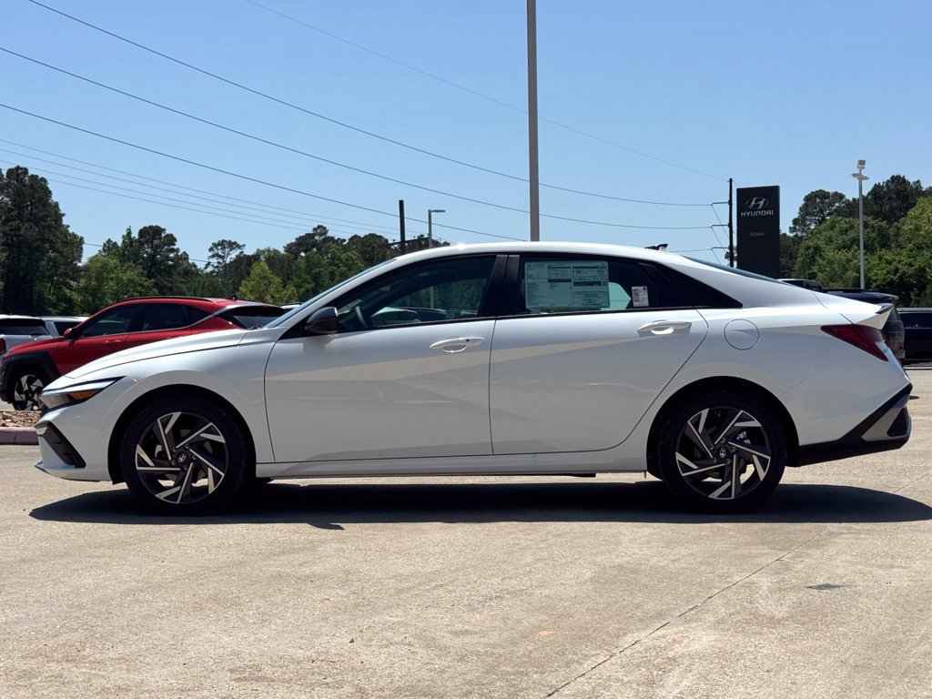 New 2025 Hyundai Elantra SEL FWD image 10