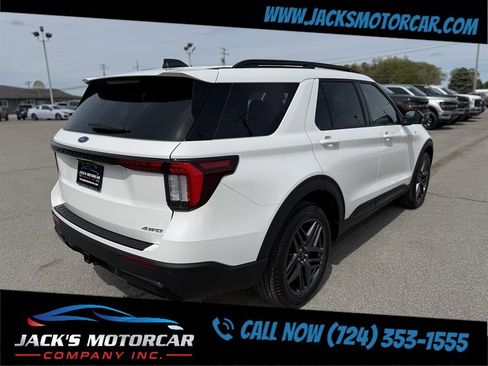 Used 2025 Ford Explorer ST-Line w/ ST-Line Street Pack AWD/4WD image 5