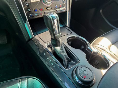 Used 2016 Ford Explorer Platinum image 38