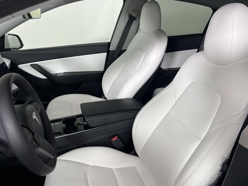 Used 2021 Tesla Model Y Long Range image 14