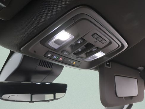 Used 2024 GMC Sierra 2500 Denali w/ Denali Reserve Package image 17