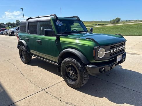 Used 2023 Ford Bronco Black Diamond AWD/4WD image 3