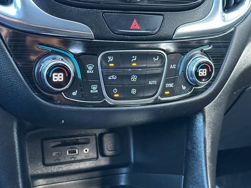 Used 2020 Chevrolet Equinox LT image 23