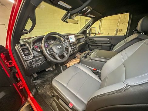 New 2026 RAM 3500 Tradesman w/ Chrome Appearance Group A AWD/4WD image 9